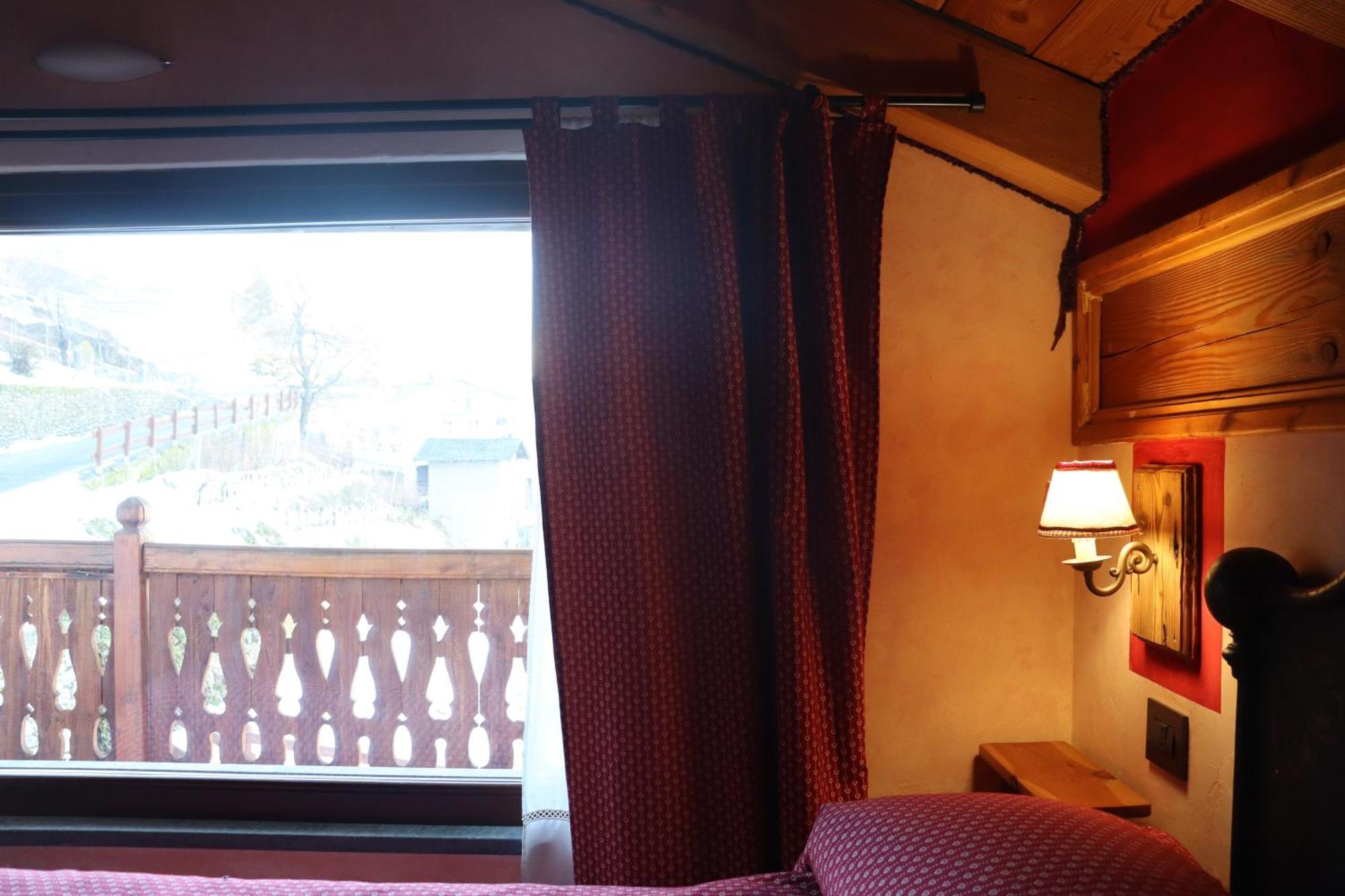 Charvensod Agriturismo B&B Chevres A Cheval المظهر الخارجي الصورة